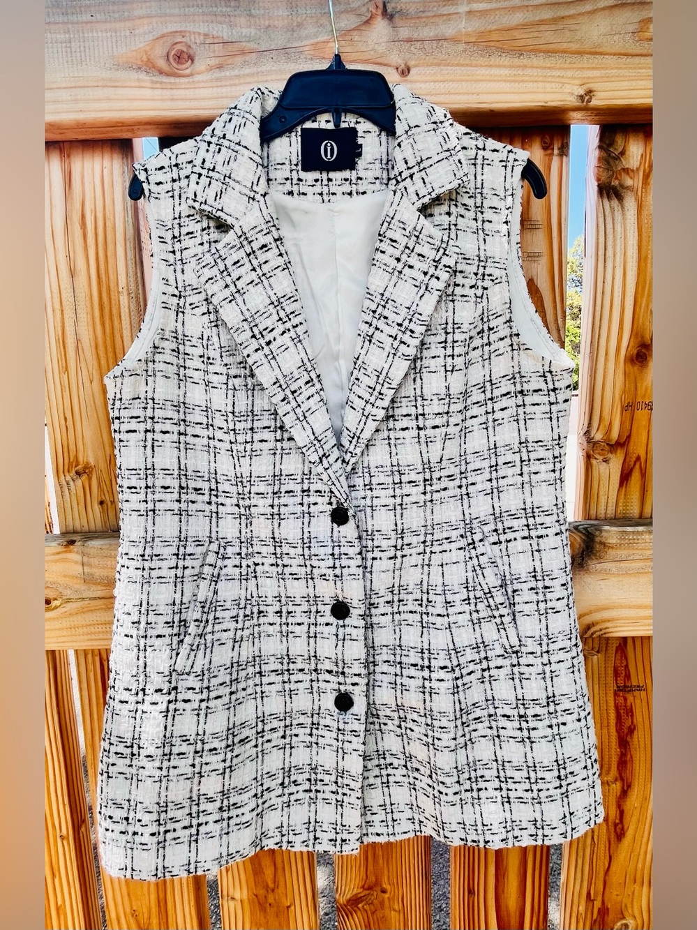 Sleeveless Tweed Vest Coat - Heavy-Duty White/Black Plaid